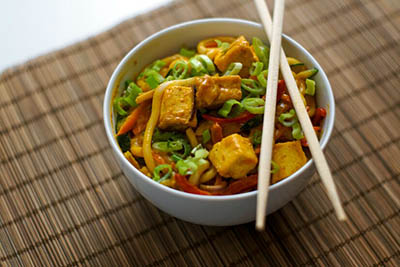 Mie Udon Tumis Wijen dan Daun Bawang dengan Tahu