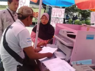 usaha foto copy di depan rumah