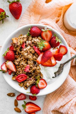 Strawberry Granola Wira